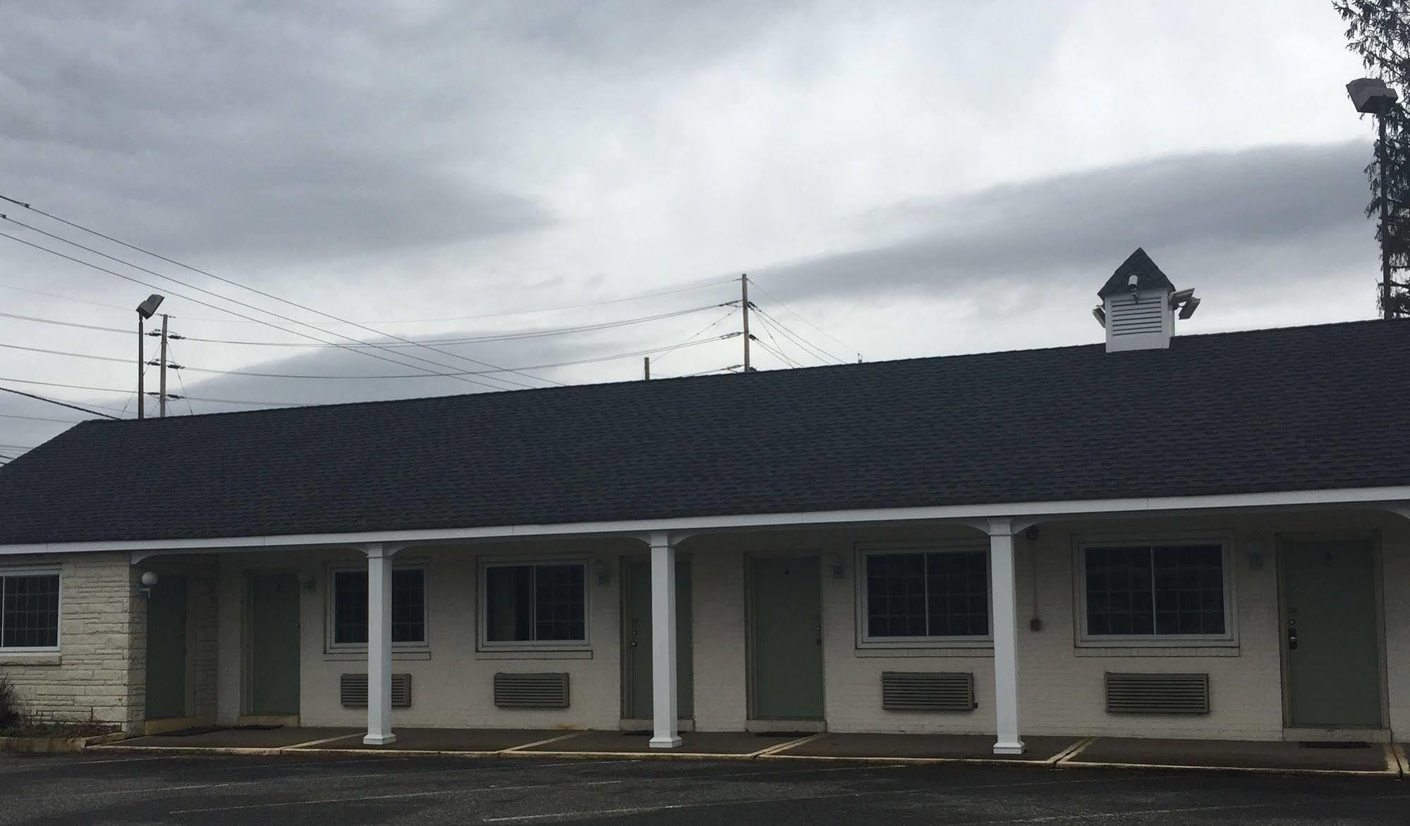 Track & Turf Motel Mount Laurel Exteriér fotografie